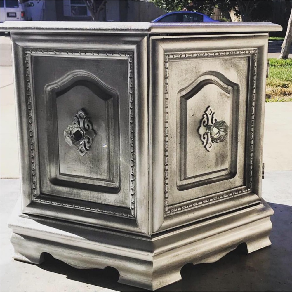 Furniture remodeling / repurposing